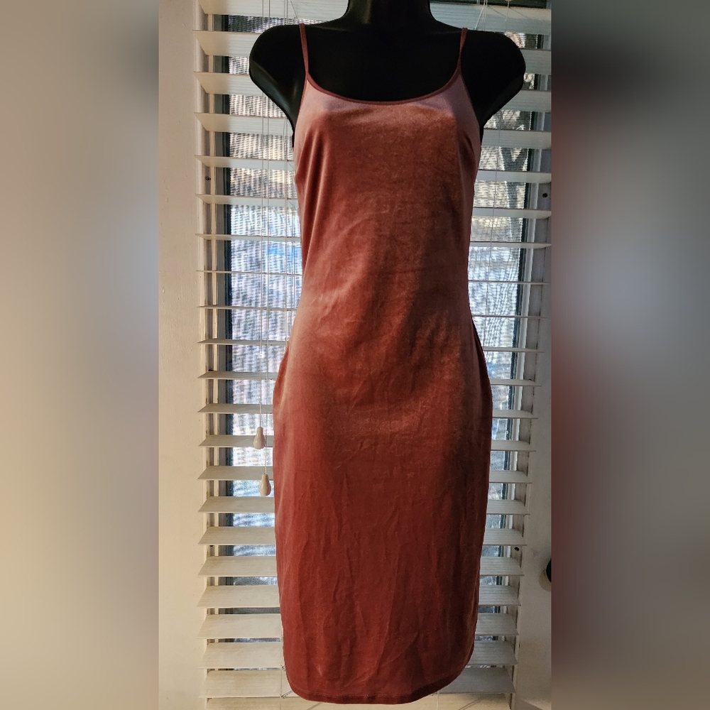 Size S: EUC Forever 21 Spaghetti Strap Velvet Dress